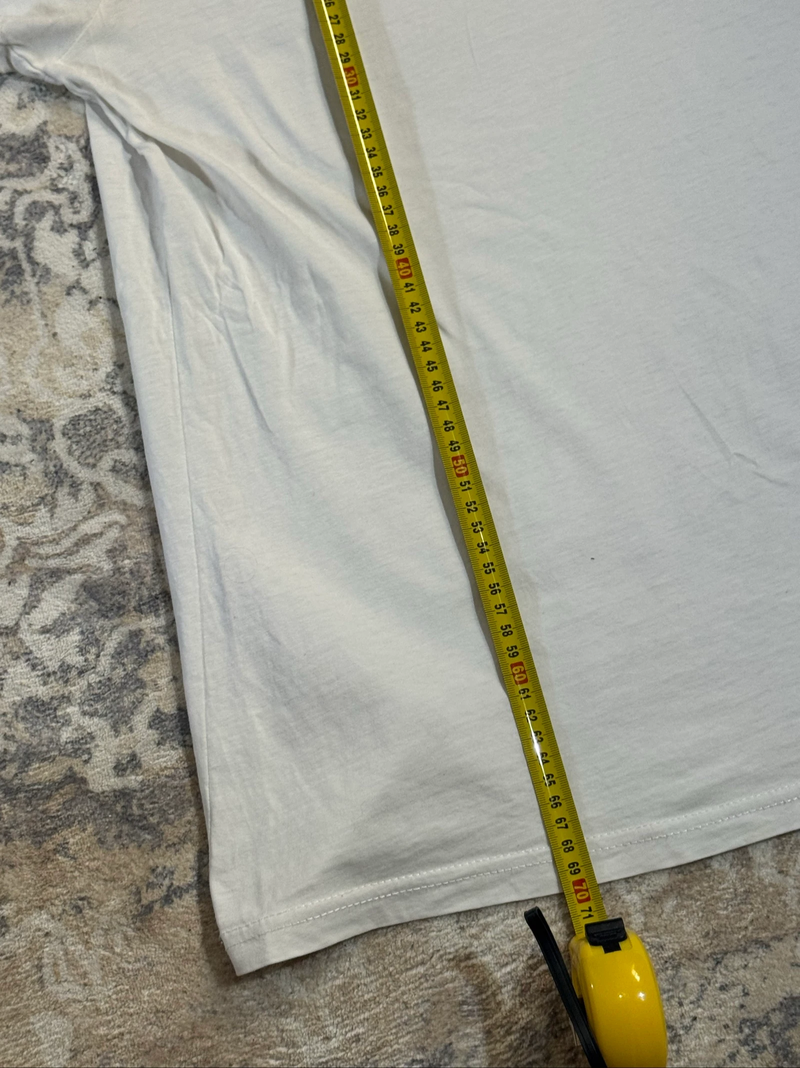 T-shirt Tommy Jeans blanc avec logo sur le devant – photo 8